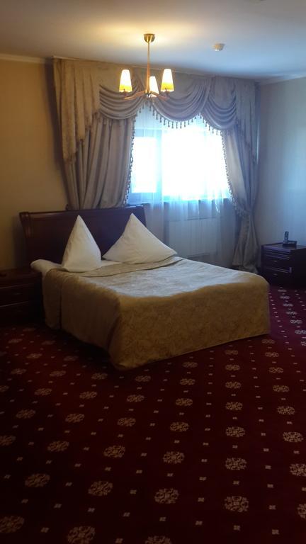 Kazakhstan Hotel Atyraū Pokoj fotografie